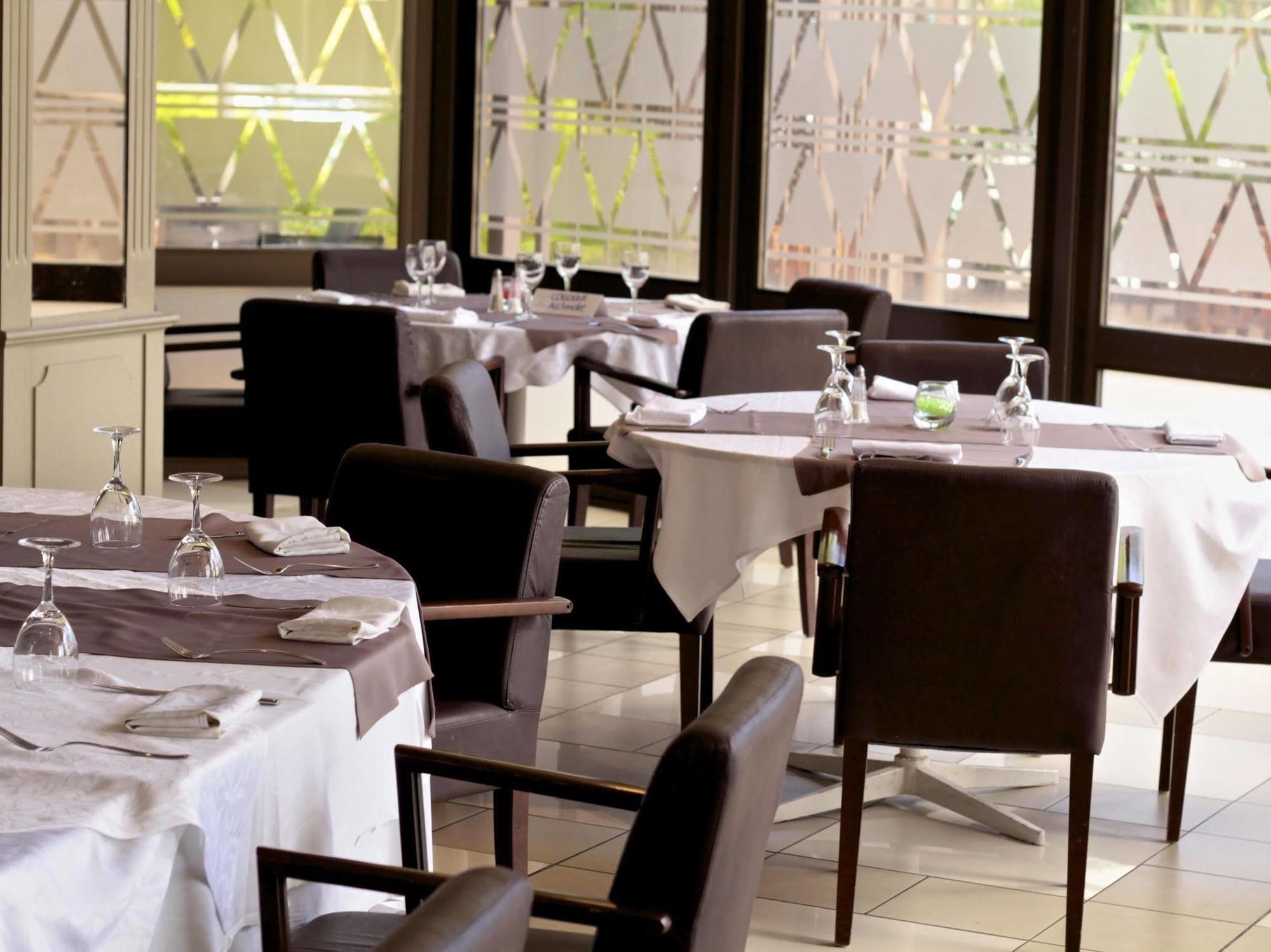 Hotel Le Saint Denis Luaran gambar